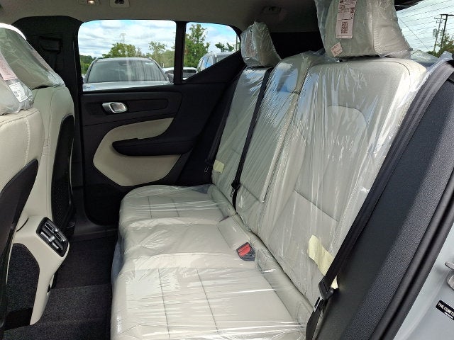2026 Volvo XC40 B5 Ultra