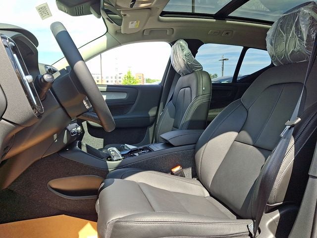 2026 Volvo XC40 B5 Ultra