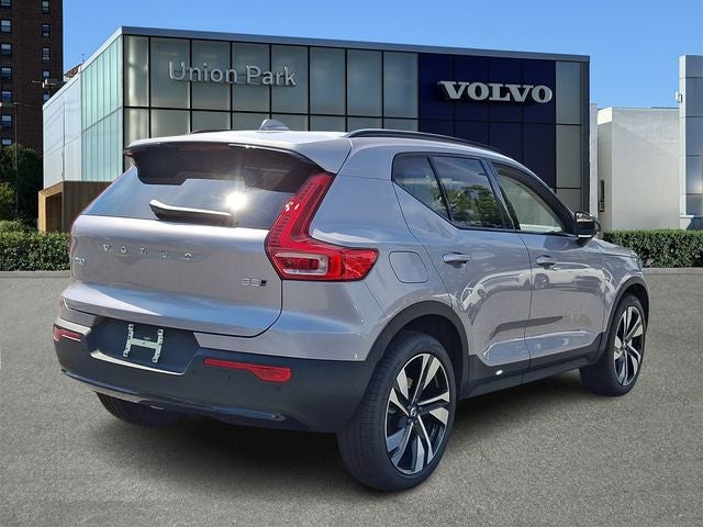 2026 Volvo XC40 B5 Ultra