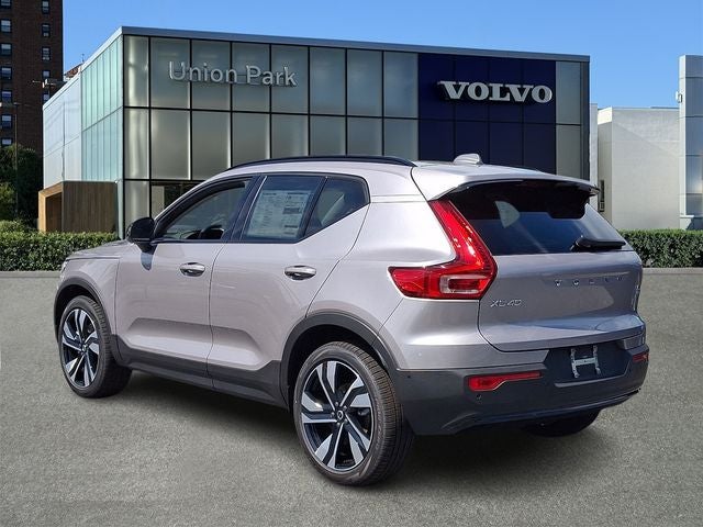 2026 Volvo XC40 B5 Ultra