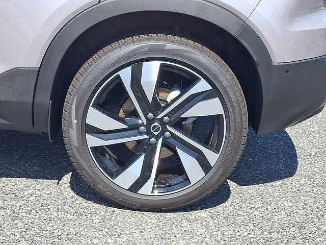 2026 Volvo XC40 B5 Ultra