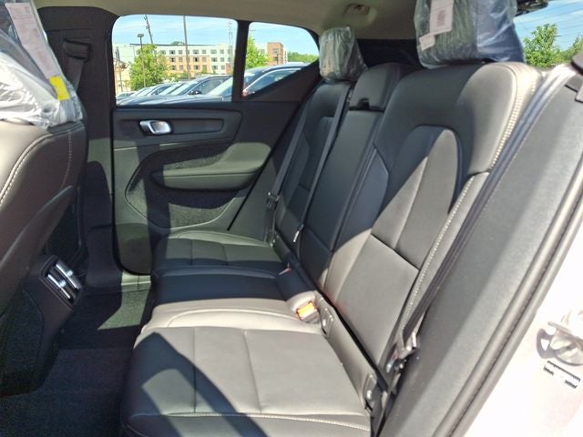 2026 Volvo XC40 B5 Ultra