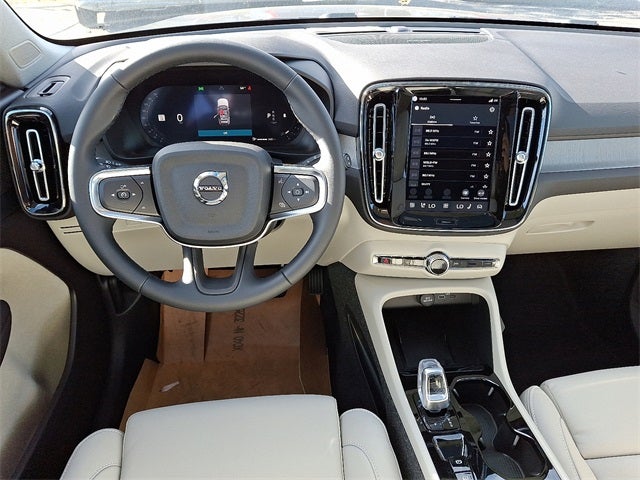 2026 Volvo XC40 B5 Ultra