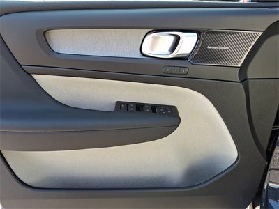 2026 Volvo XC40 B5 Ultra