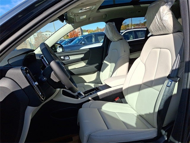 2026 Volvo XC40 B5 Ultra