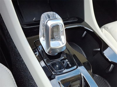 2026 Volvo XC40 B5 Ultra