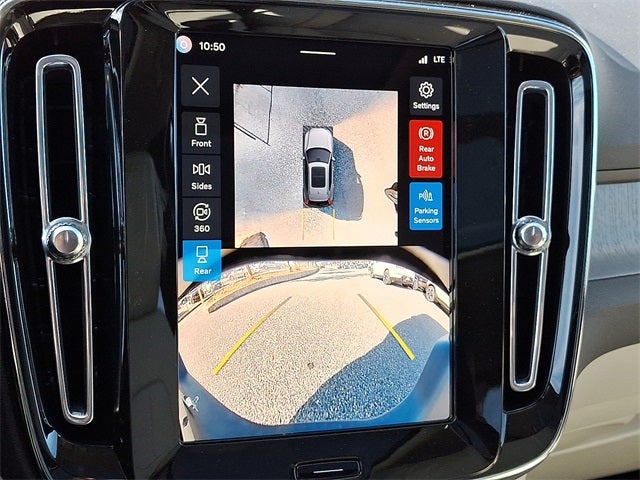 2026 Volvo XC40 B5 Ultra