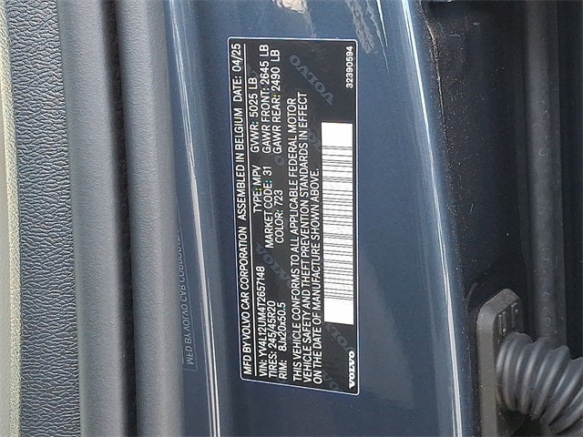 2026 Volvo XC40 B5 Ultra