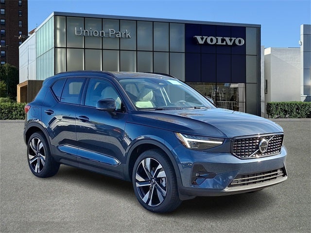 2026 Volvo XC40 B5 Ultra