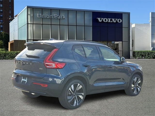 2026 Volvo XC40 B5 Ultra