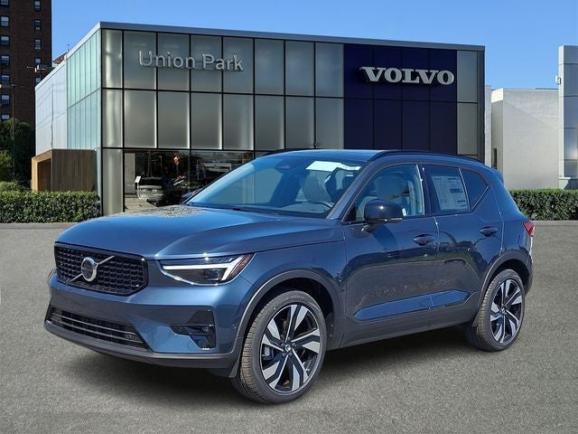 2026 Volvo XC40 B5 Ultra