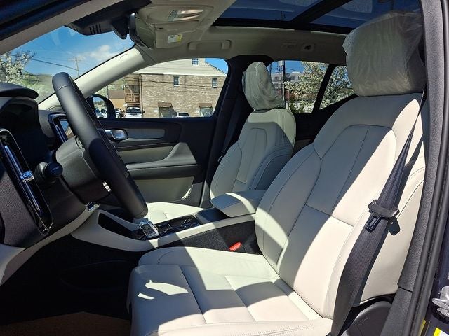 2026 Volvo XC40 B5 Ultra