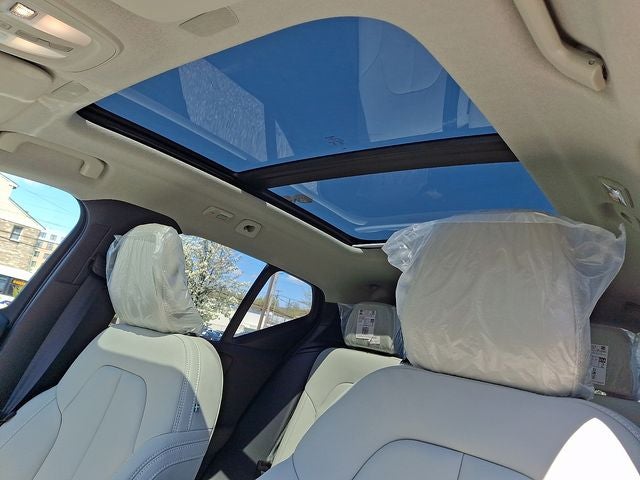 2026 Volvo XC40 B5 Ultra