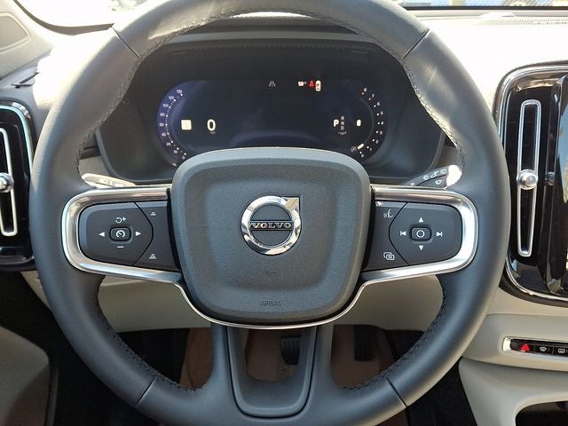2026 Volvo XC40 B5 Ultra