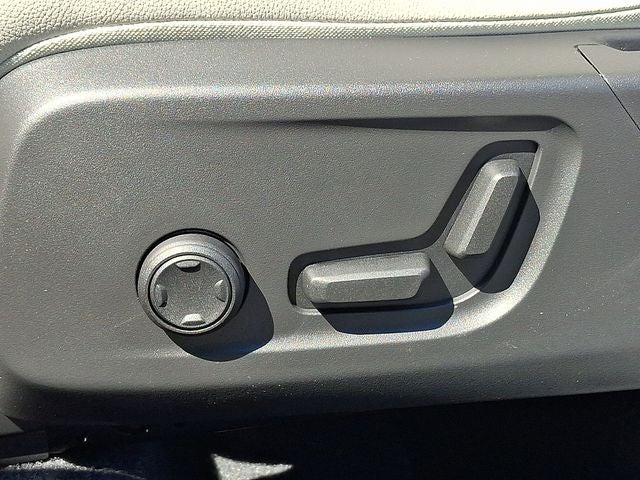 2026 Volvo XC40 B5 Ultra