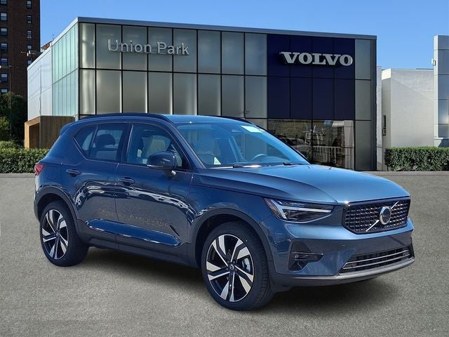 2026 Volvo XC40 B5 Ultra
