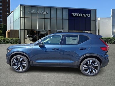 2026 Volvo XC40 B5 Ultra