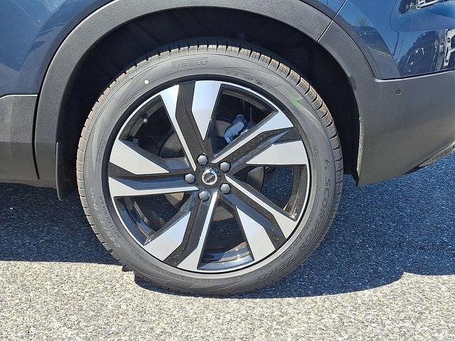 2026 Volvo XC40 B5 Ultra