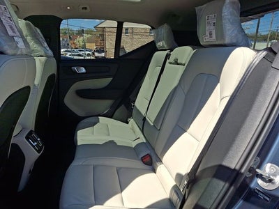 2026 Volvo XC40 B5 Ultra