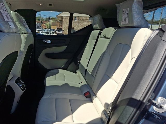 2026 Volvo XC40 B5 Ultra