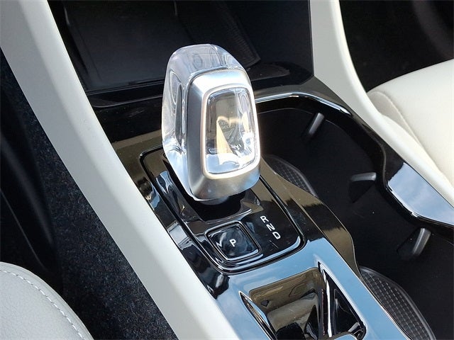 2026 Volvo XC40 B5 Ultra