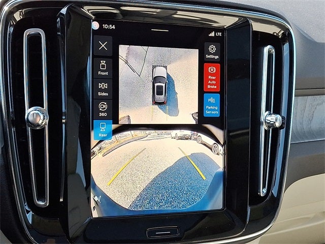 2026 Volvo XC40 B5 Ultra