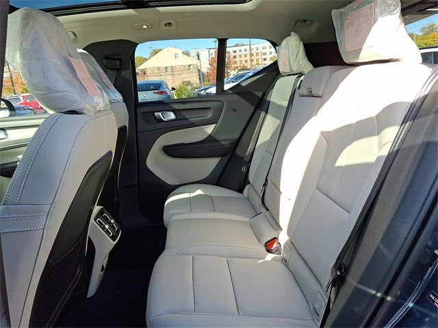 2026 Volvo XC40 B5 Ultra