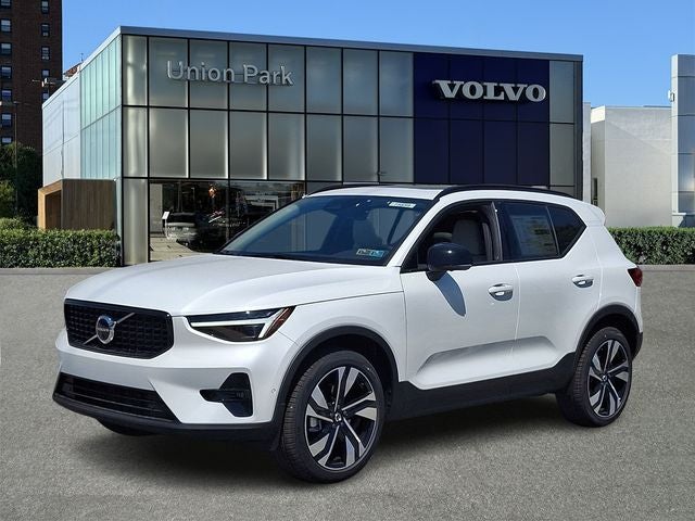 2026 Volvo XC40 B5 Ultra