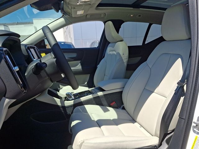 2026 Volvo XC40 B5 Ultra