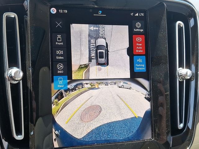 2026 Volvo XC40 B5 Ultra