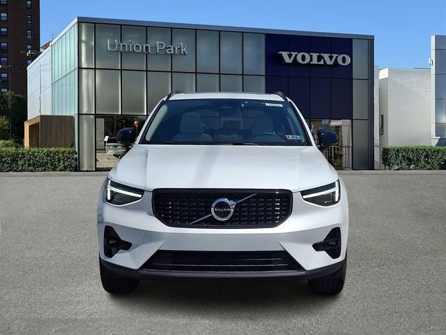 2026 Volvo XC40 B5 Ultra