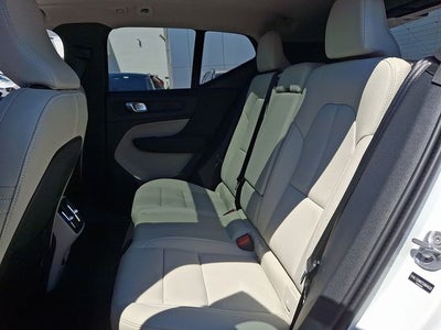 2026 Volvo XC40 B5 Ultra