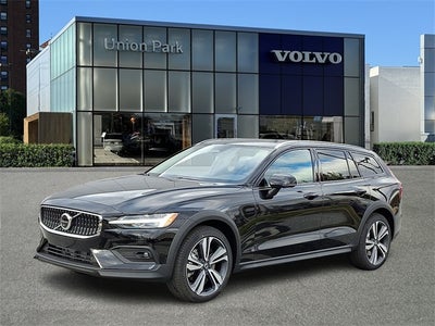 2026 Volvo V60 Cross Country B5 Plus