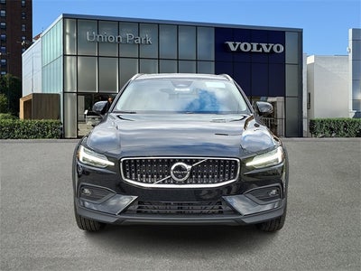 2026 Volvo V60 Cross Country B5 Plus