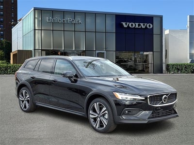 2026 Volvo V60 Cross Country B5 Plus