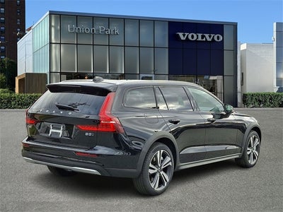 2026 Volvo V60 Cross Country B5 Plus