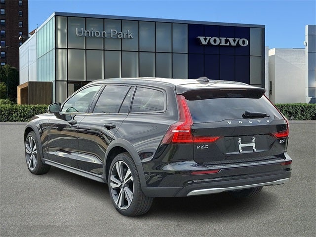 2026 Volvo V60 Cross Country B5 Plus
