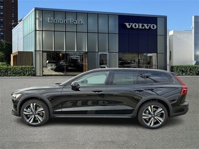 2026 Volvo V60 Cross Country B5 Plus
