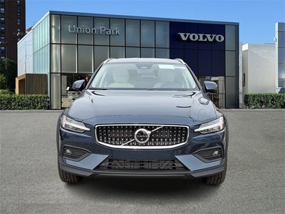 2026 Volvo V60 Cross Country B5 Plus