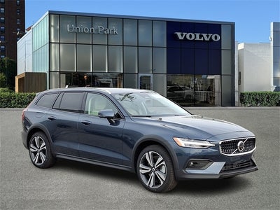 2026 Volvo V60 Cross Country B5 Plus