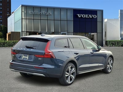 2026 Volvo V60 Cross Country B5 Plus