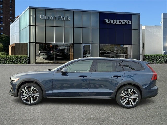 2026 Volvo V60 Cross Country B5 Plus