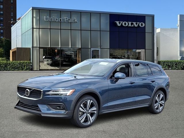 2026 Volvo V60 Cross Country B5 Plus