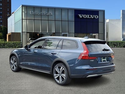 2026 Volvo V60 Cross Country B5 Plus