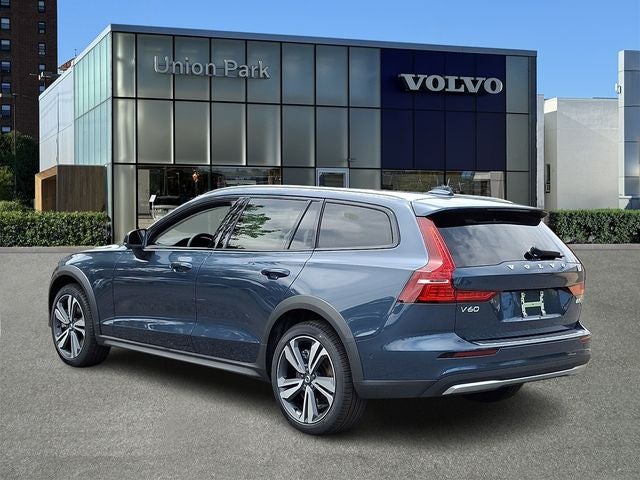 2026 Volvo V60 Cross Country B5 Plus