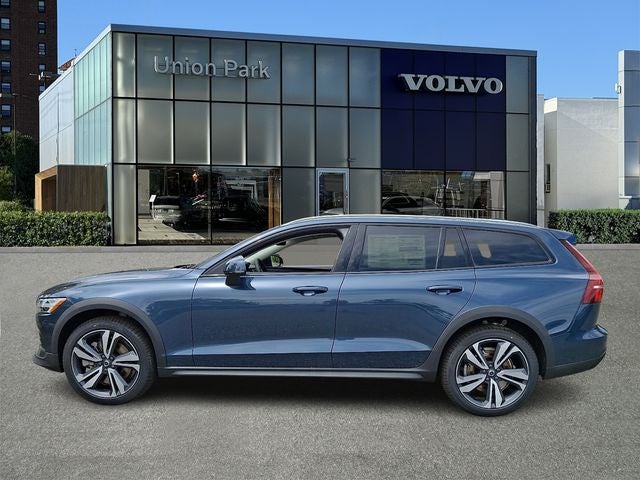 2026 Volvo V60 Cross Country B5 Plus