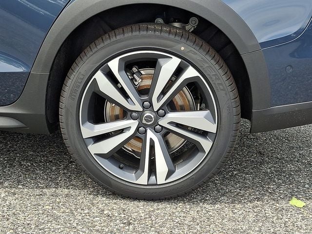 2026 Volvo V60 Cross Country B5 Plus