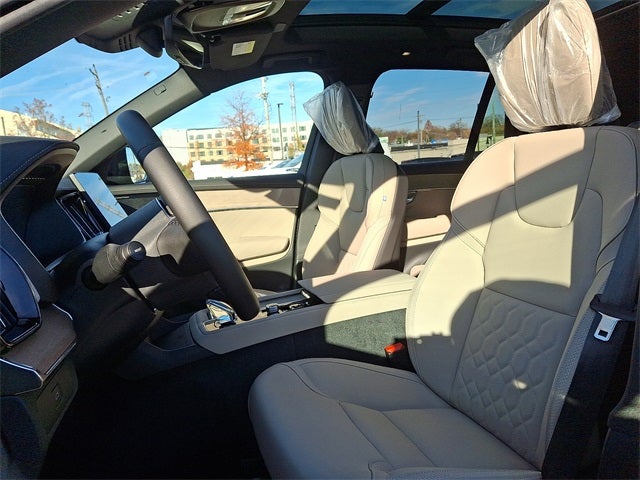 2026 Volvo XC90 B5 Plus