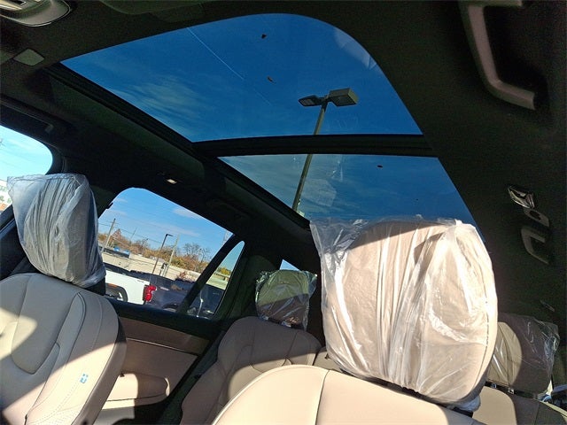 2026 Volvo XC90 B5 Plus