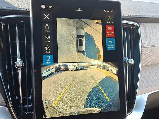 2026 Volvo XC90 B5 Plus